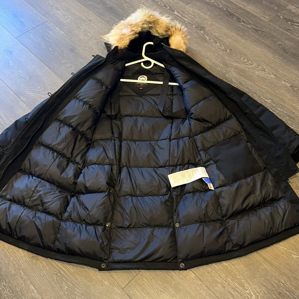 Canada Goose Montebello Down Parka, XS - Picture 6 of 9